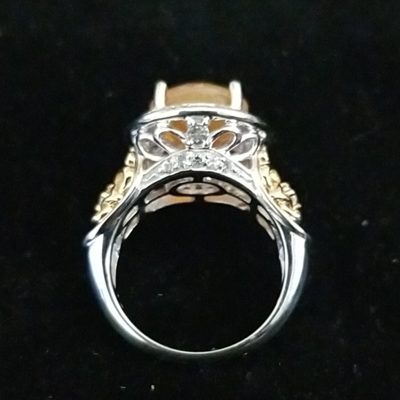 Ring - Picture 3 of 4